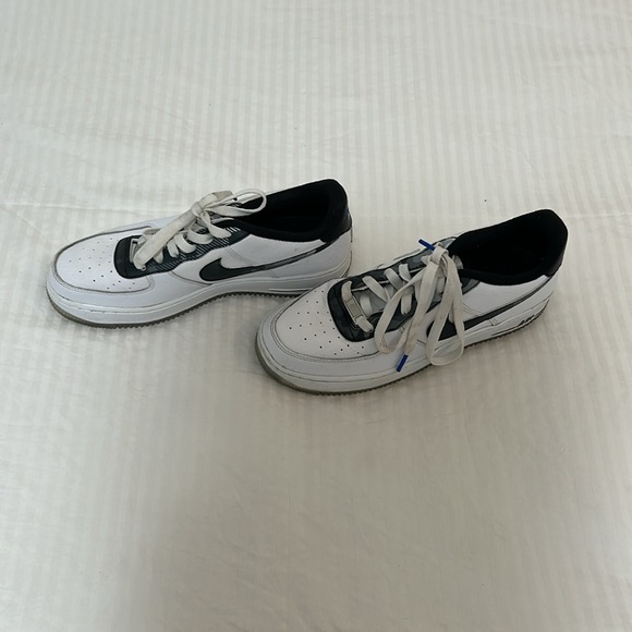 Nike AF1 shoes - Picture 4 of 6